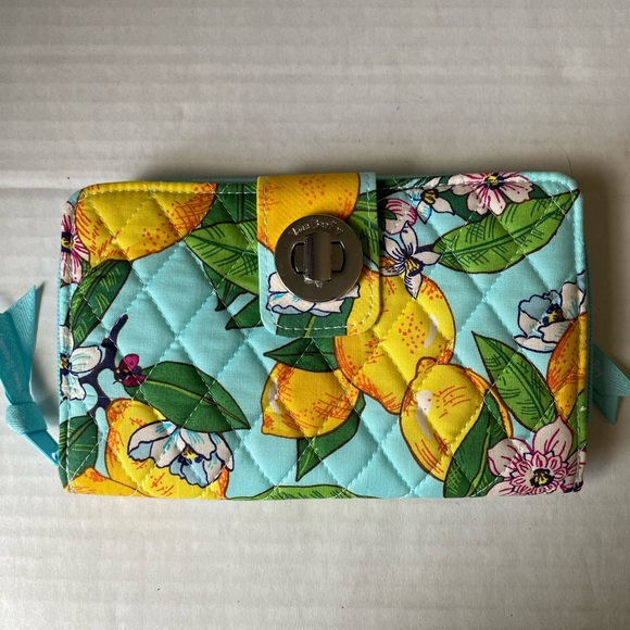 Vera Bradley RFID Turnlock Wallet Lemon Grove NWOT - Picture 2 of 13